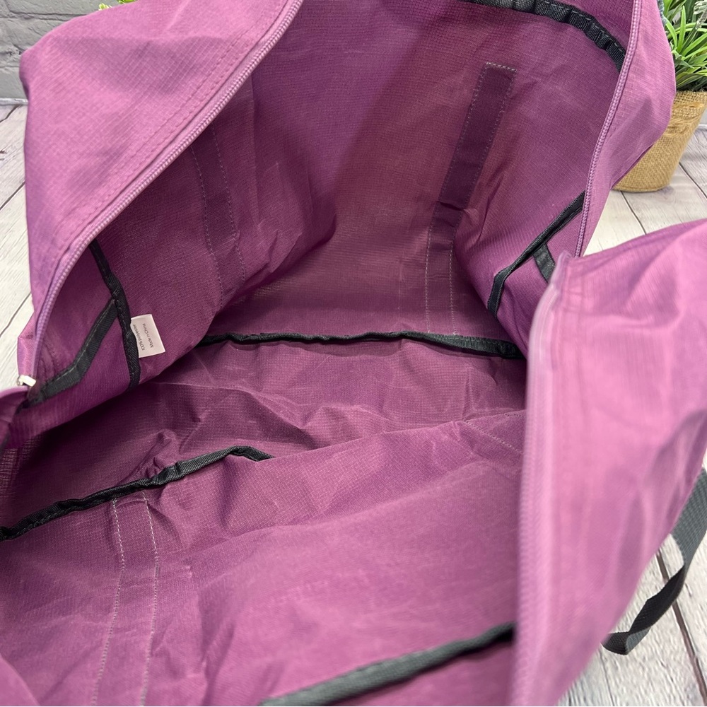 🔥FINAL PRICE🔥TRAVEL/GYM BAG Lightweight-folds small Narwey-EUC - Picture 11 of 16